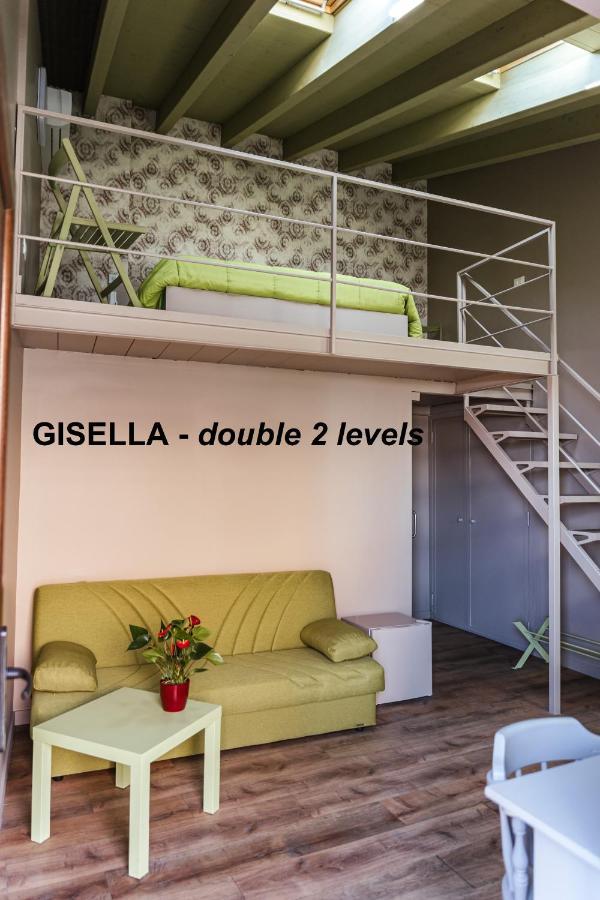 Antico Borgo B&B Con Spa - Adults Only Manerba del Garda Exterior foto